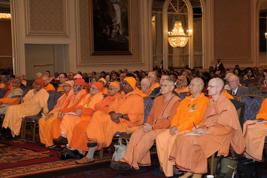 Swamiji statue at HTGC